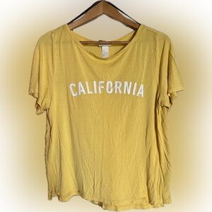 H&M - VERY COOL RETRO draping T-Shirt.  California dreaming Sz. M